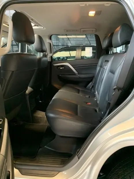Mitsubishi PAJERO SPORT 2.4 16V MIVEC TURBO DIESEL HPE AWD AUTOMÁTICO