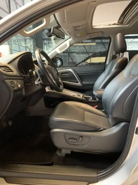 Mitsubishi PAJERO SPORT 2.4 16V MIVEC TURBO DIESEL HPE AWD AUTOMÁTICO