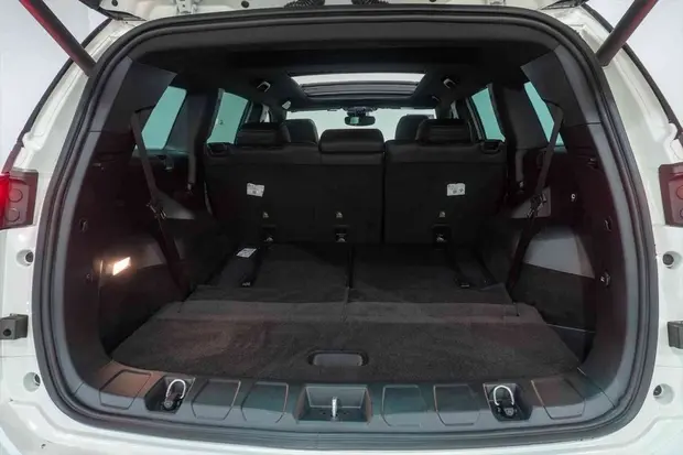 Jeep COMMANDER 2.0 HURRICANE 4 TURBO GASOLINA BLACKHAWK AT9