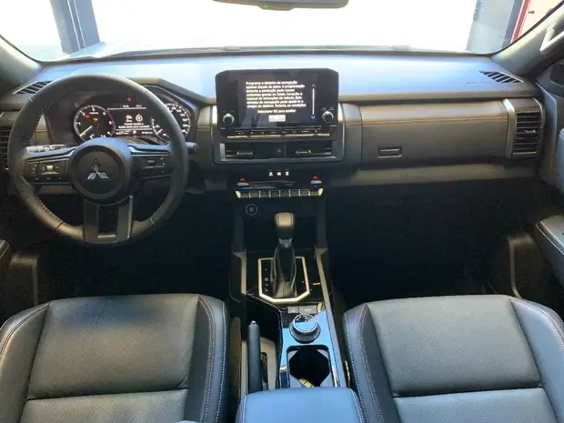 Mitsubishi TRITON 2.4 BITURBO DIESEL CD KATANA 4X4 AUTOMÁTICO