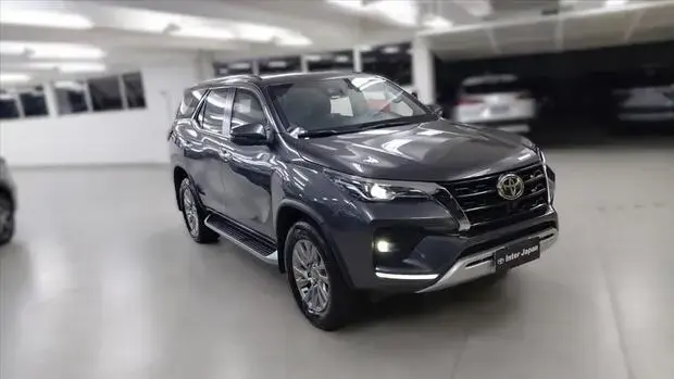 Toyota HILUX SW4 2.8 D-4D TURBO DIESEL SRX 7L 4X4 AUTOMÁTICO