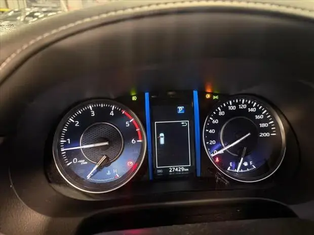 Toyota HILUX SW4 2.8 D-4D TURBO DIESEL SRX PLATINUM 7L 4X4 AUTOMÁTICO
