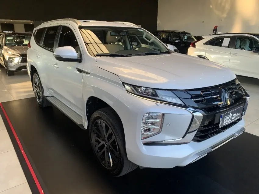 galeria PAJERO SPORT