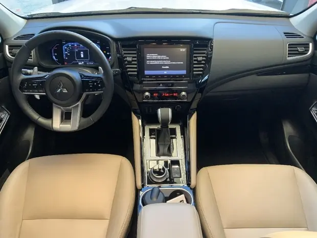 Mitsubishi PAJERO SPORT 2.4 16V MIVEC TURBO DIESEL LEGEND AWD AUTOMÁTICO