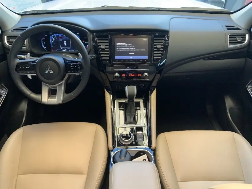galeria PAJERO SPORT