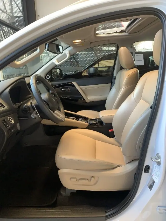 galeria PAJERO SPORT