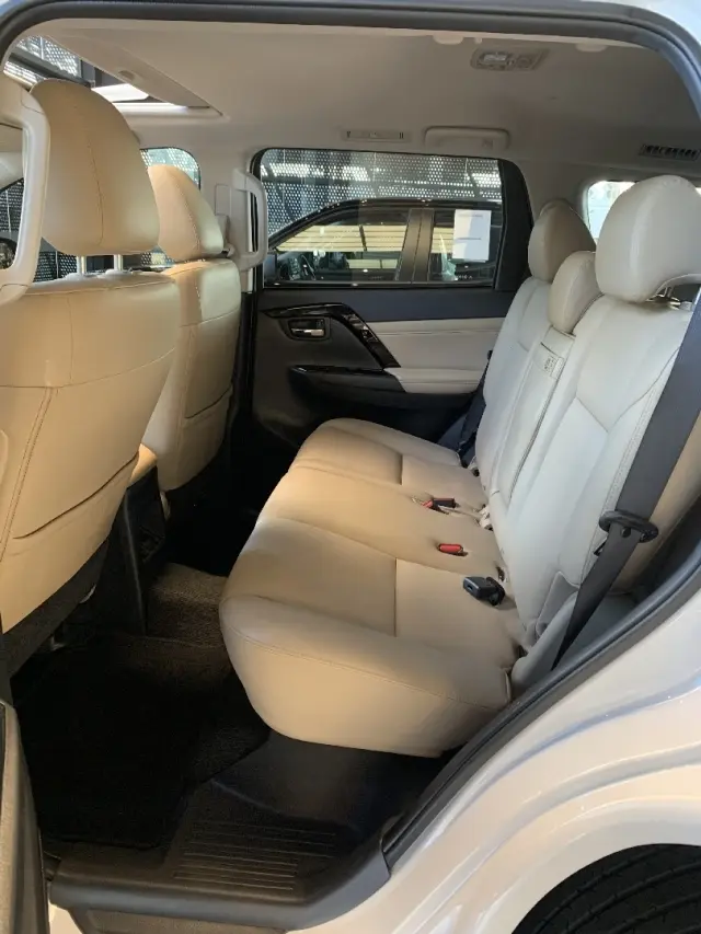 galeria PAJERO SPORT