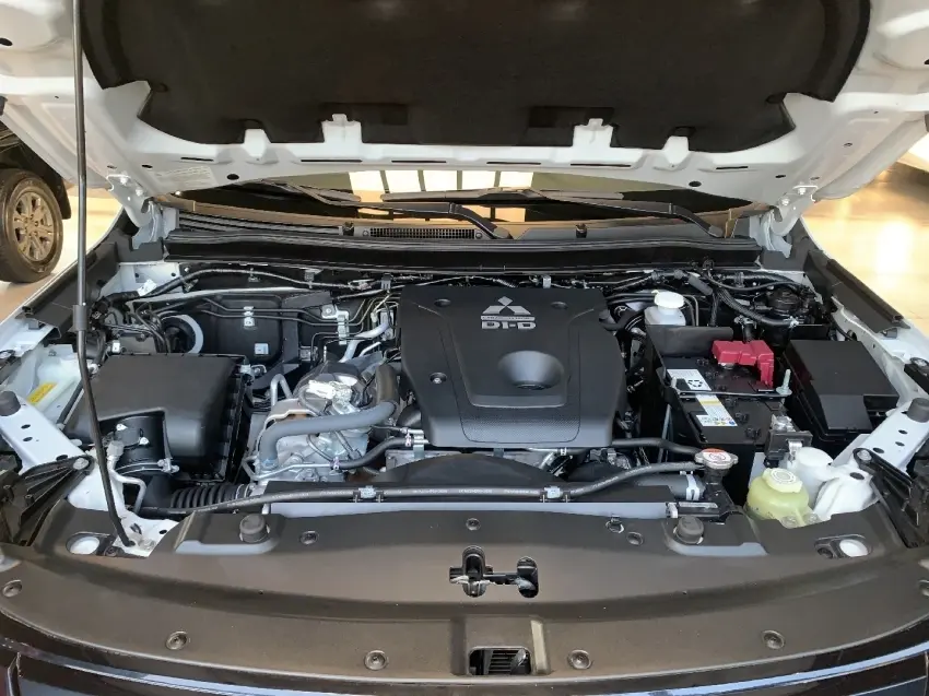 galeria PAJERO SPORT