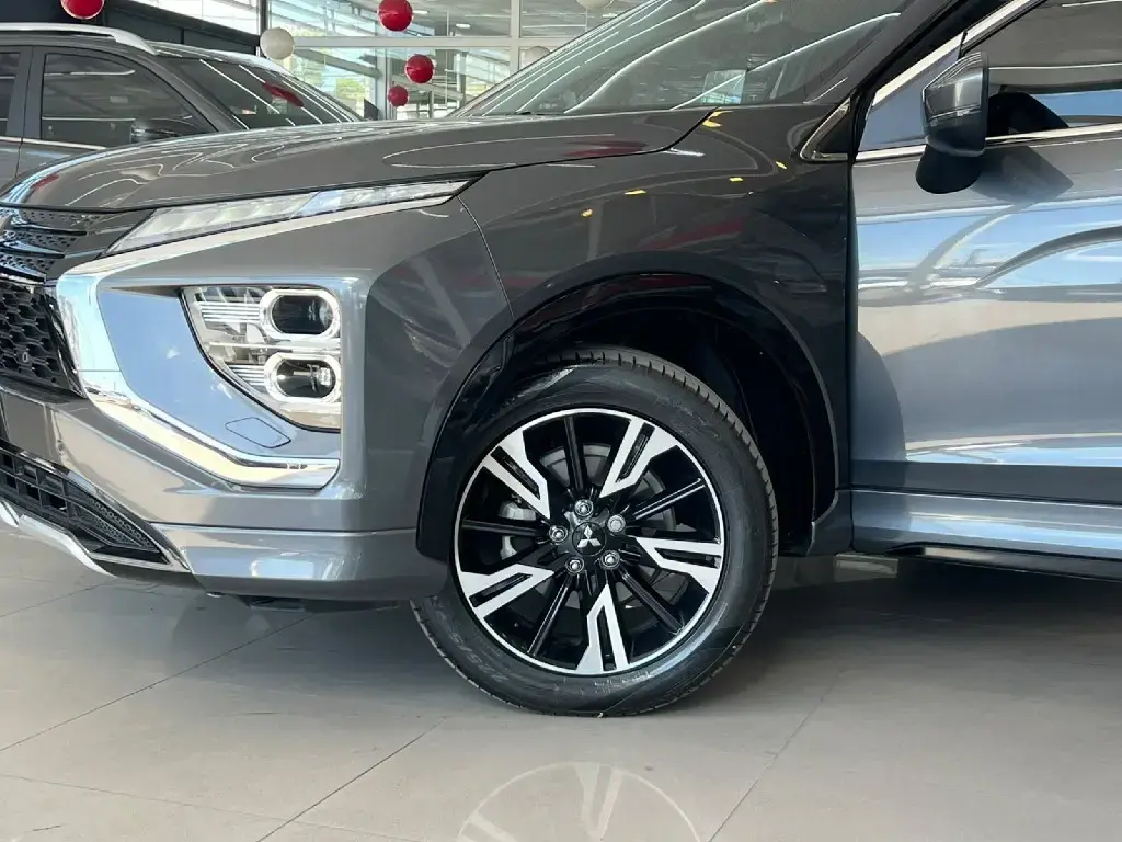 galeria ECLIPSE CROSS