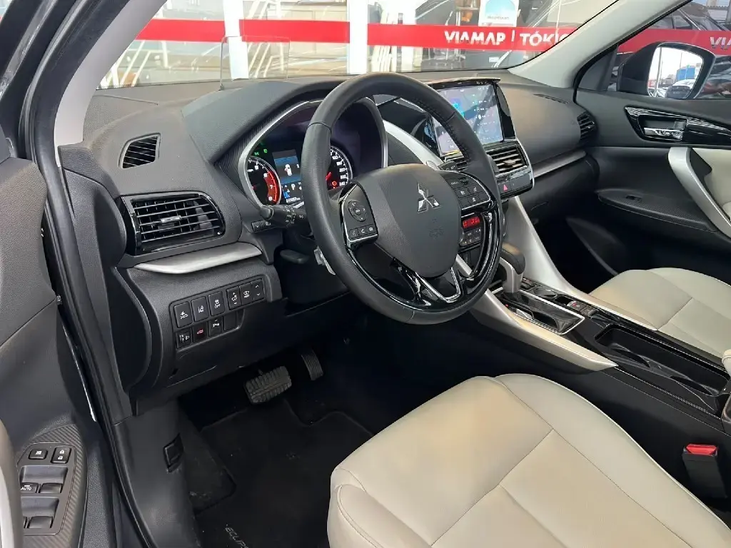 galeria ECLIPSE CROSS