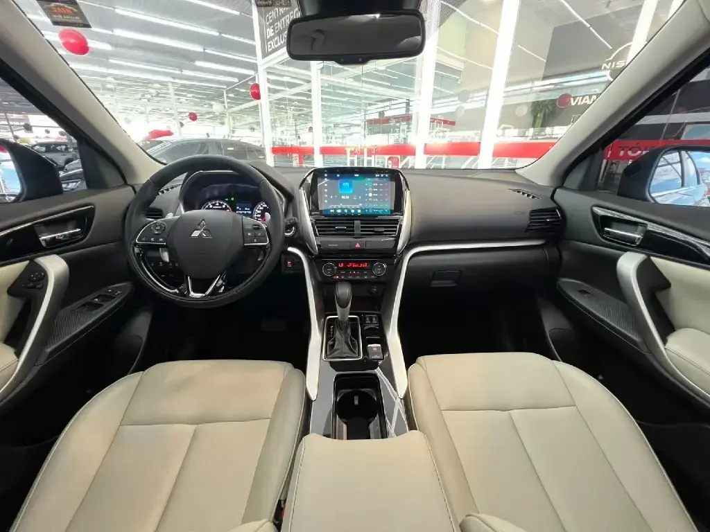 galeria ECLIPSE CROSS