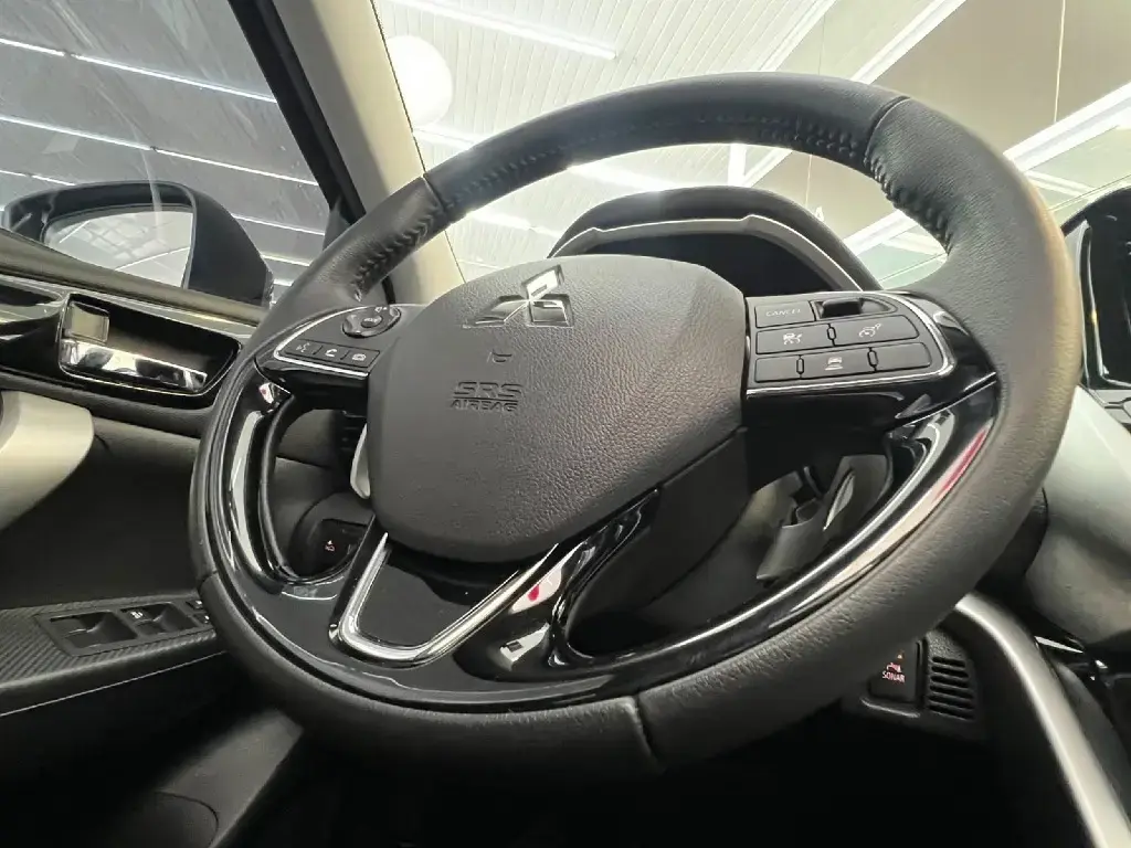 galeria ECLIPSE CROSS
