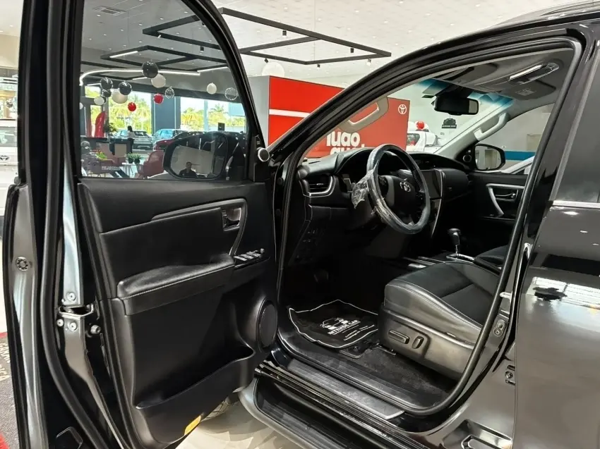 galeria HILUX SW4
