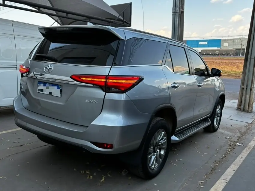 galeria HILUX SW4