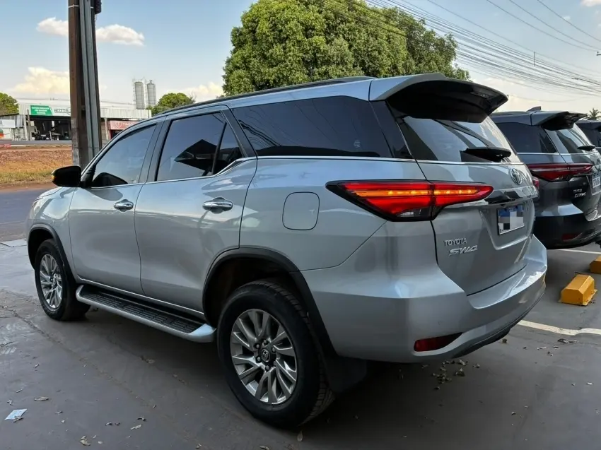 galeria HILUX SW4