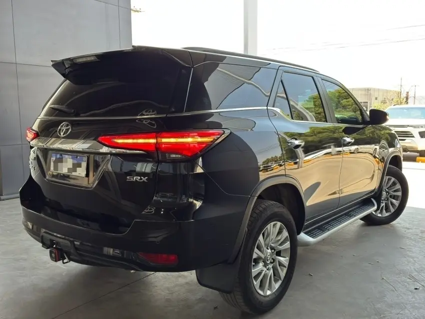 galeria HILUX SW4