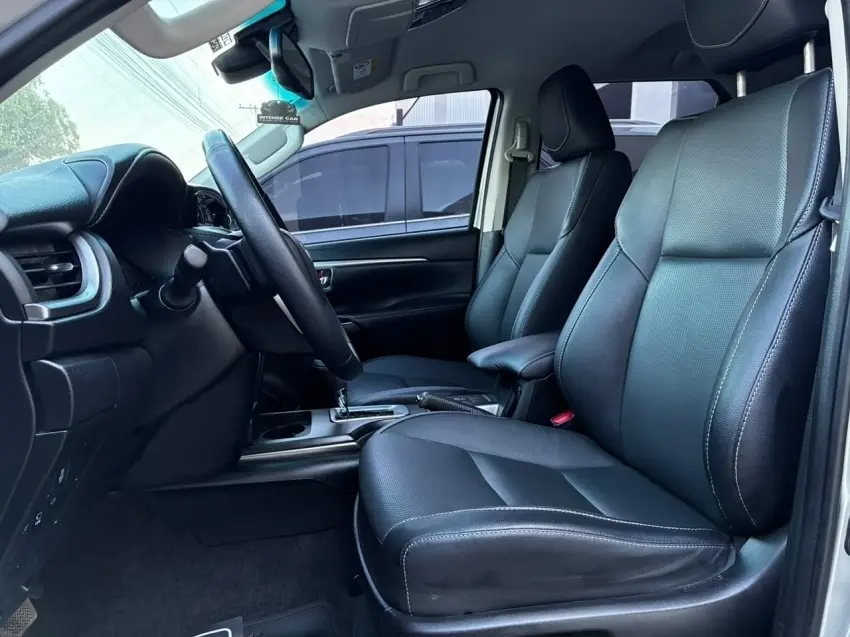 galeria HILUX SW4