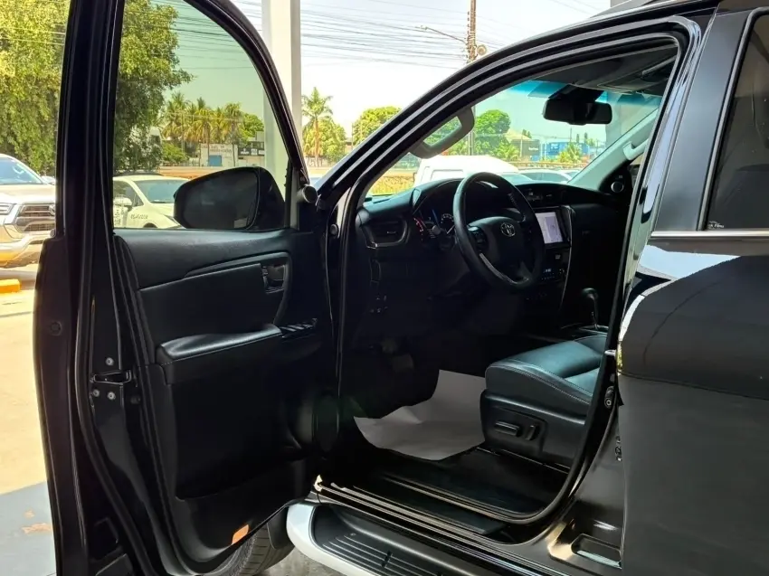 galeria HILUX SW4
