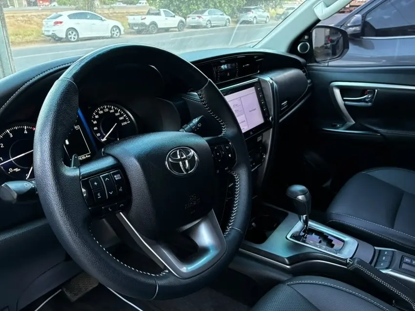 galeria HILUX SW4