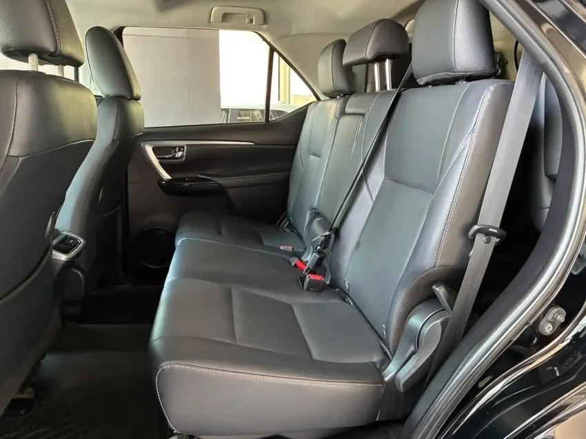 galeria HILUX SW4