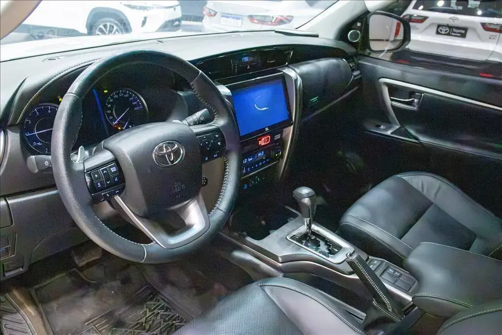 galeria HILUX SW4