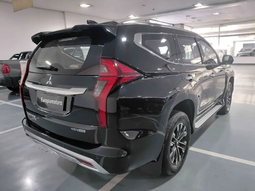 galeria PAJERO SPORT