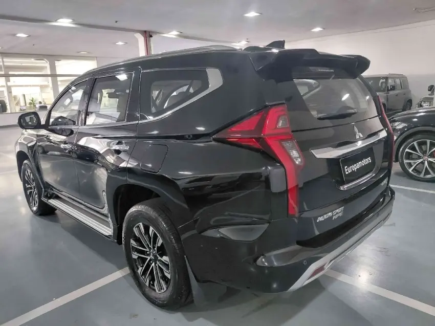 galeria PAJERO SPORT