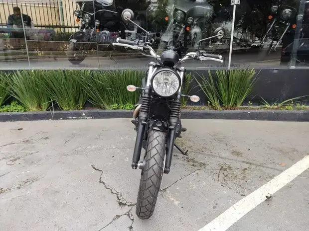 Triumph Scrambler 900 Stealth Edition