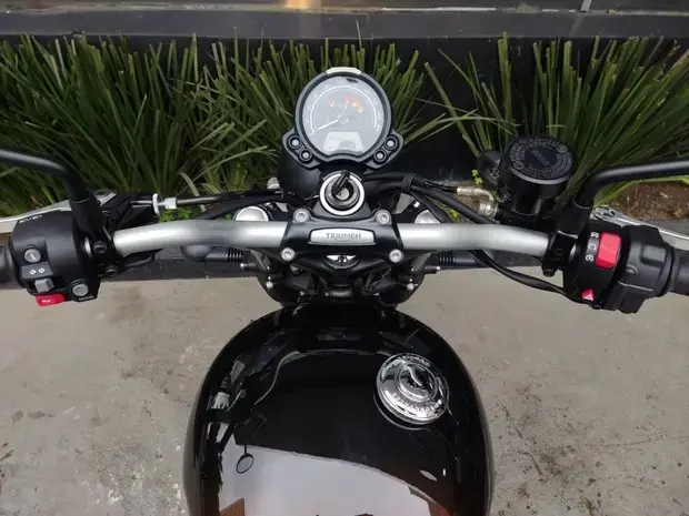 Triumph Scrambler 900 Stealth Edition
