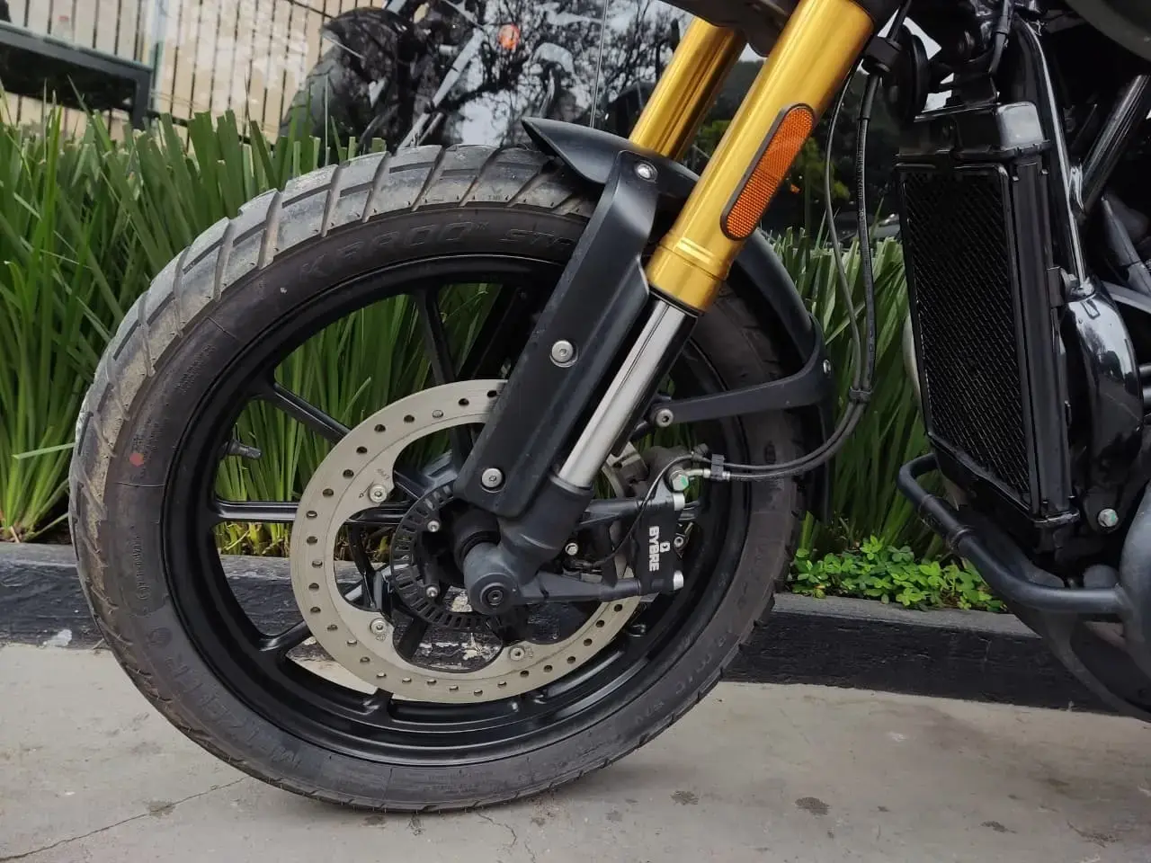 galeria Scrambler 400 X