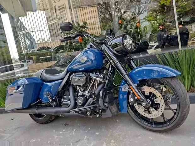 Harley Davidson Road King Special FLHRXS ROAD KING SPECIAL FLHRXS