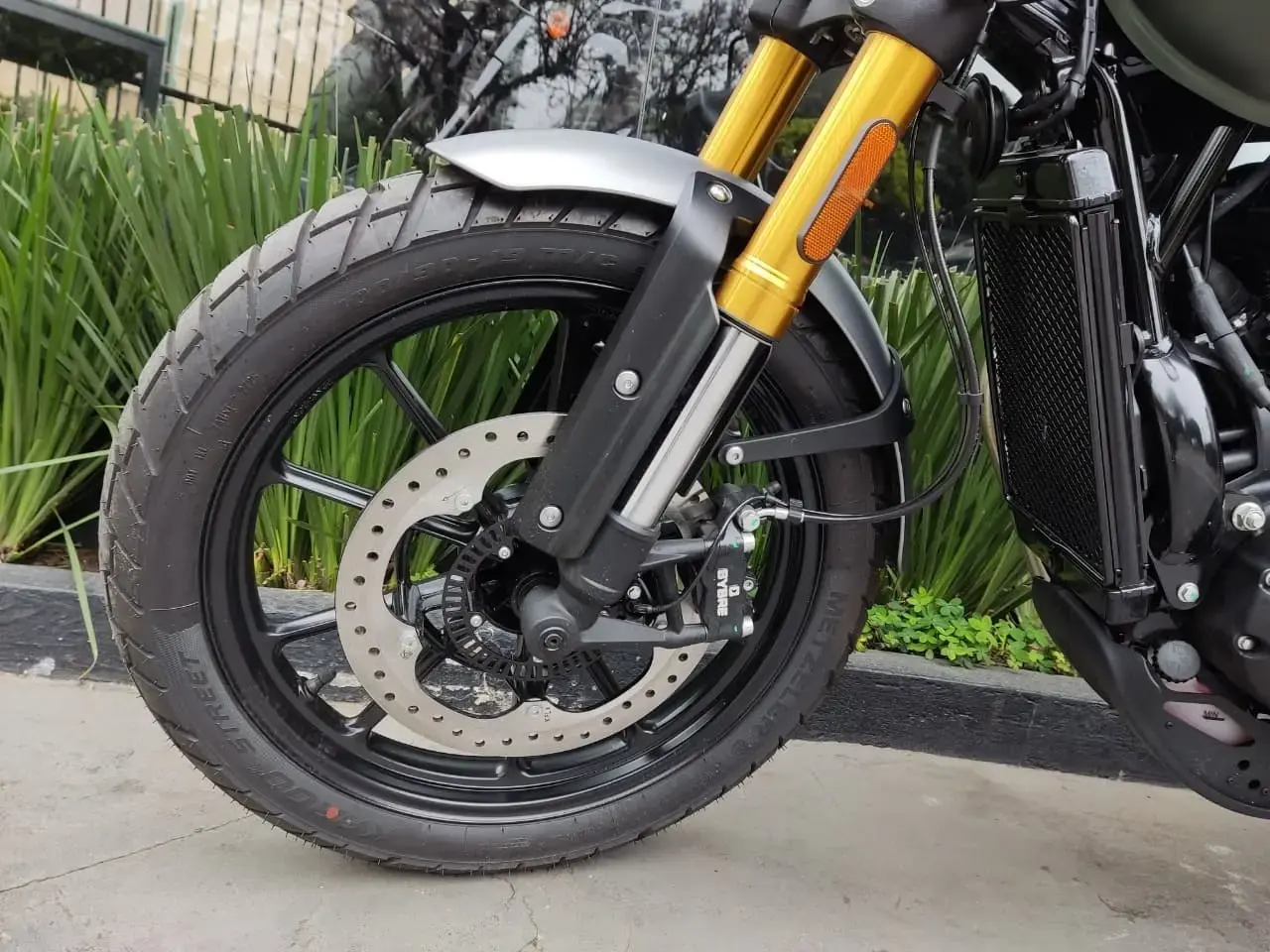 galeria Scrambler 400 X