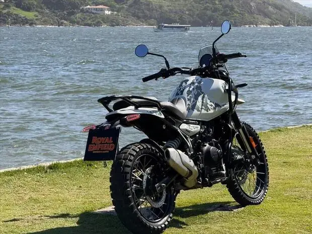 Royal Enfield HIMALAYAN 450 KAMET WHITE
