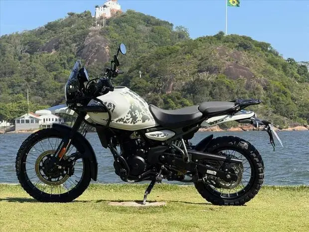 Royal Enfield HIMALAYAN 450 KAMET WHITE