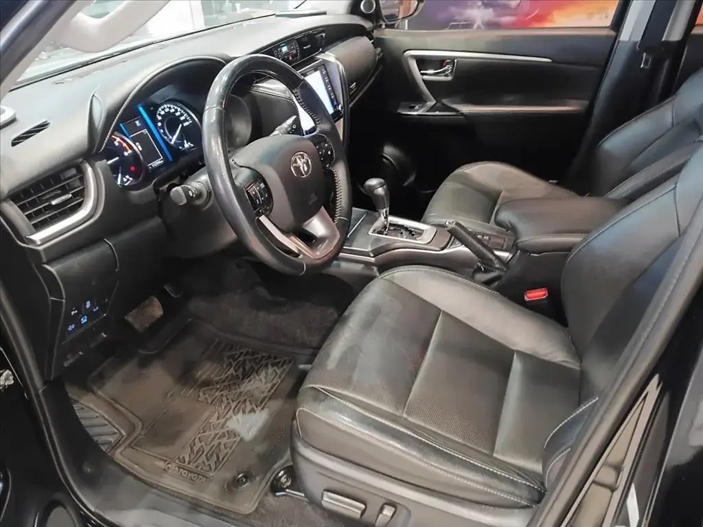 galeria HILUX SW4