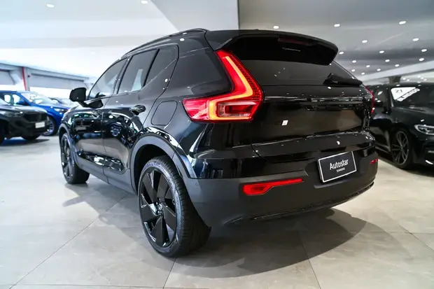 Volvo EX40 Ultra Black Edition P8