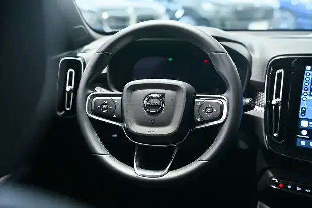 Volvo EX40 Ultra Black Edition P8