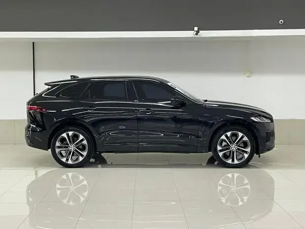 Jaguar F-Pace 2.0 R-Dynamic SE 404cv (Híbrido)
