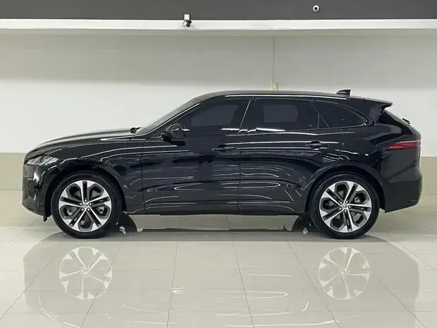 Jaguar F-Pace 2.0 R-Dynamic SE 404cv (Híbrido)