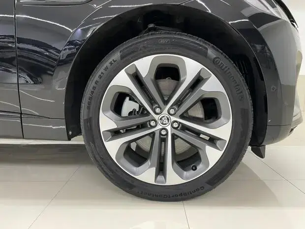 Jaguar F-Pace 2.0 R-Dynamic SE 404cv (Híbrido)