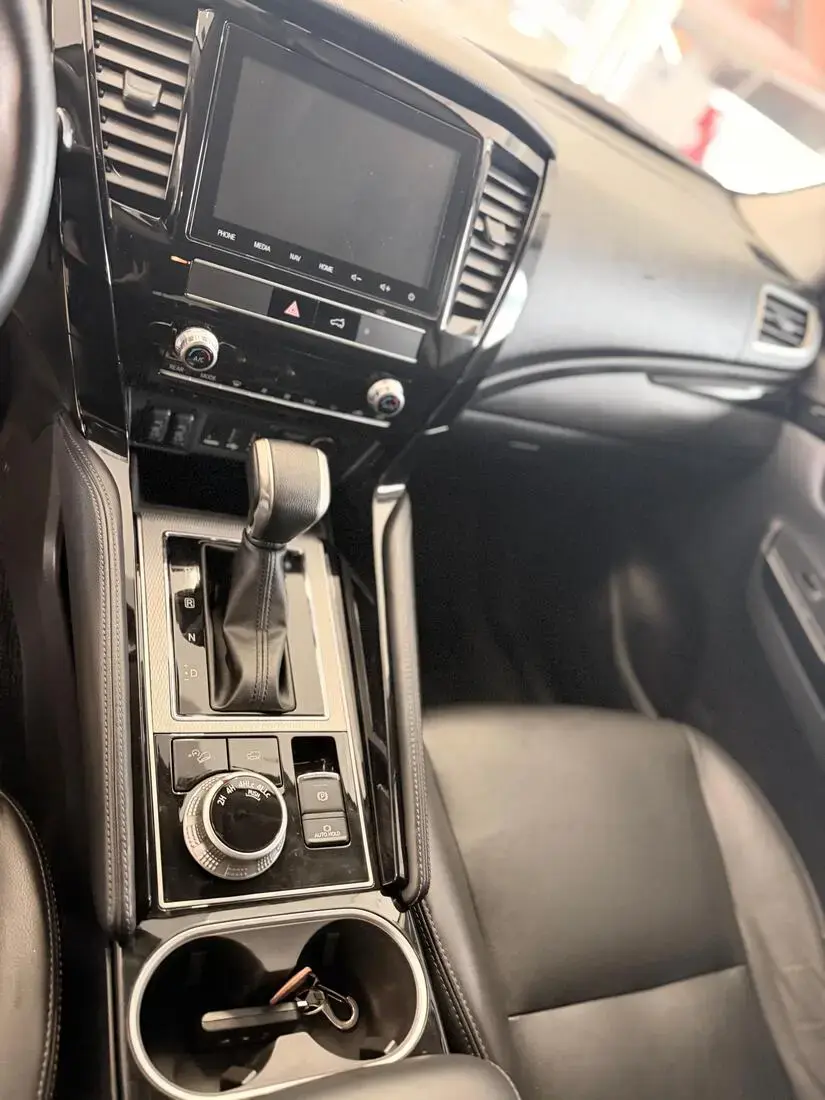 galeria MITSUBISHI PAJERO SPORT LEGEND