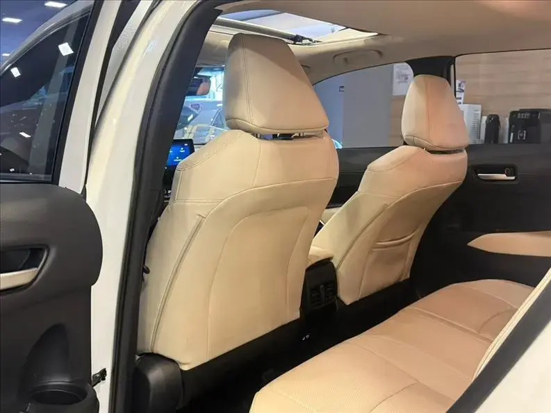 galeria COROLLA CROSS