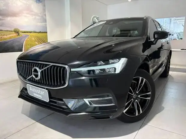 Volvo XC60 Momentum T8 2.0 Hybrid AWD (Aut)