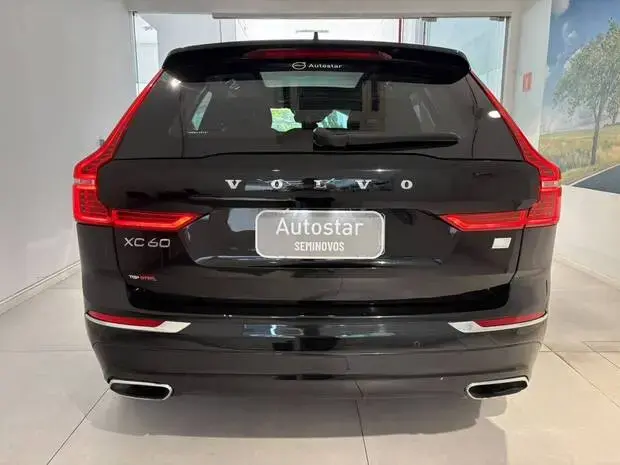 Volvo XC60 Momentum T8 2.0 Hybrid AWD (Aut)