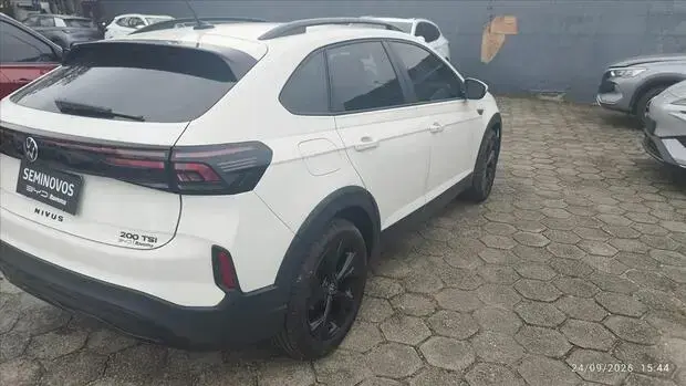 Volkswagen NIVUS 1.0 200 TSI TOTAL FLEX COMFORTLINE AUTOMÁTICO