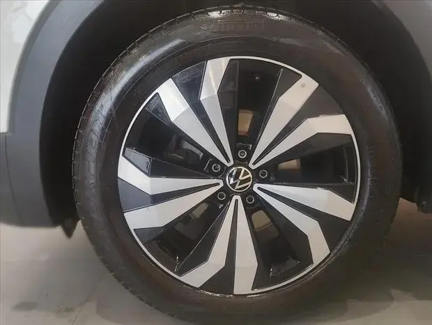 Volkswagen T-CROSS 1.0 200 TSI TOTAL FLEX AUTOMÁTICO