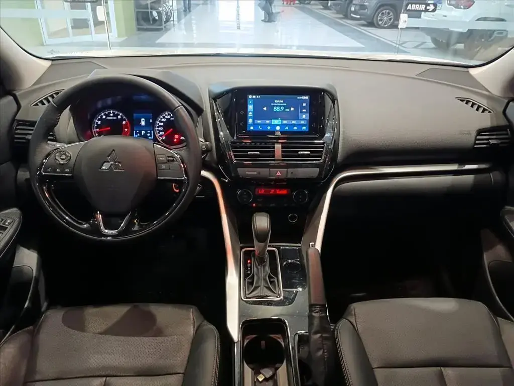 galeria ECLIPSE CROSS