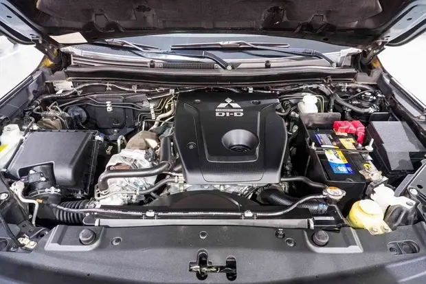 Mitsubishi PAJERO SPORT 2.4 16V MIVEC TURBO DIESEL HPE AWD AUTOMÁTICO