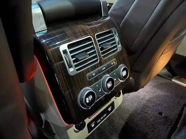 Land Rover RANGE ROVER VOGUE 4.4 SE SDV8 4X4 TURBO DIESEL 4P AUTOMÁTICO