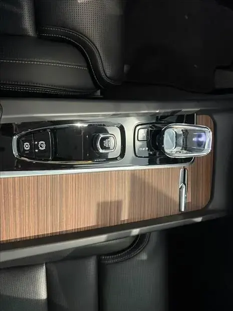 Volvo XC60 2.0 T8 RECHARGE ULTIMATE AWD GEARTRONIC